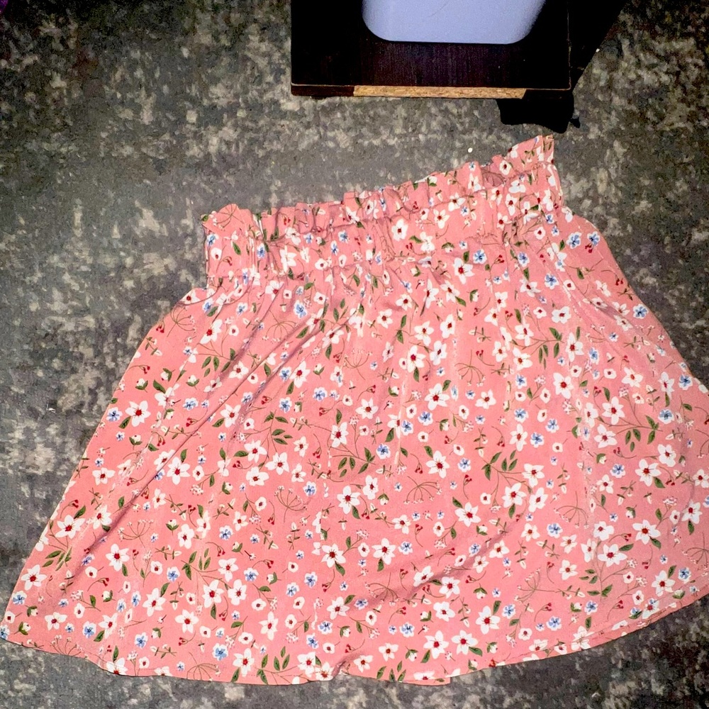 Small floral skirt worn once.